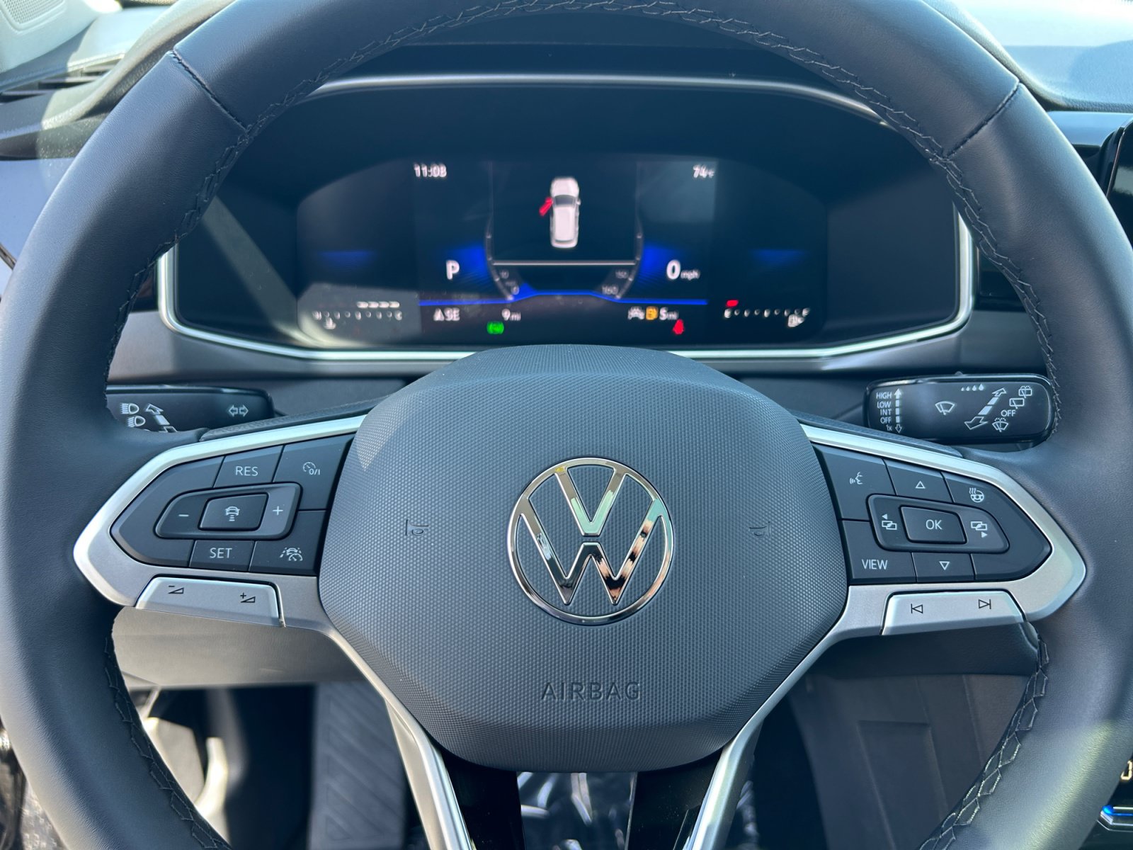 New 2026 Volkswagen Taos SE FWD image 9