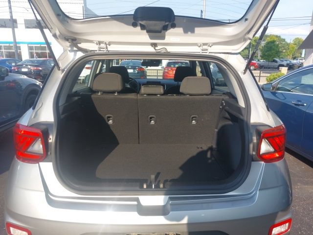 Used 2025 Hyundai Venue SEL FWD image 7
