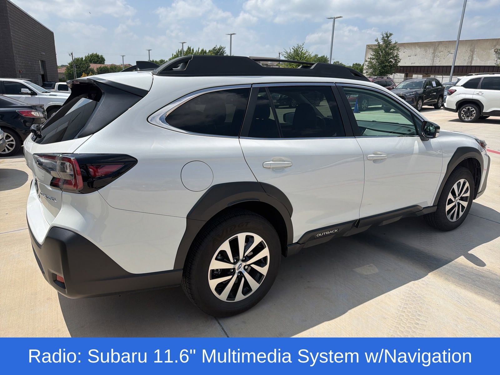 Used 2025 Subaru Outback Premium AWD/4WD image 3