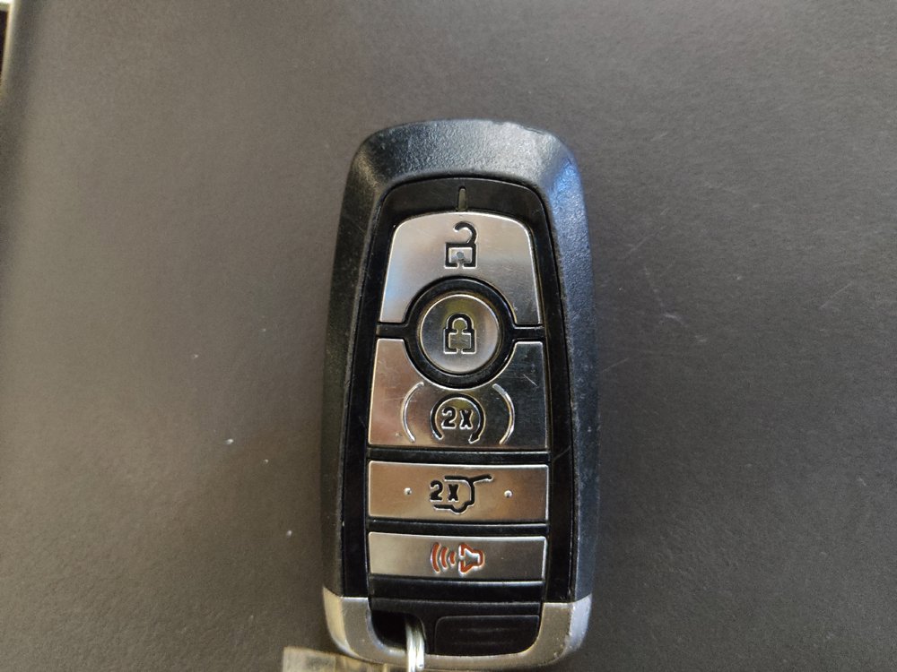 Used 2020 Ford Explorer Platinum w/ Premium Technology Package AWD/4WD image 32