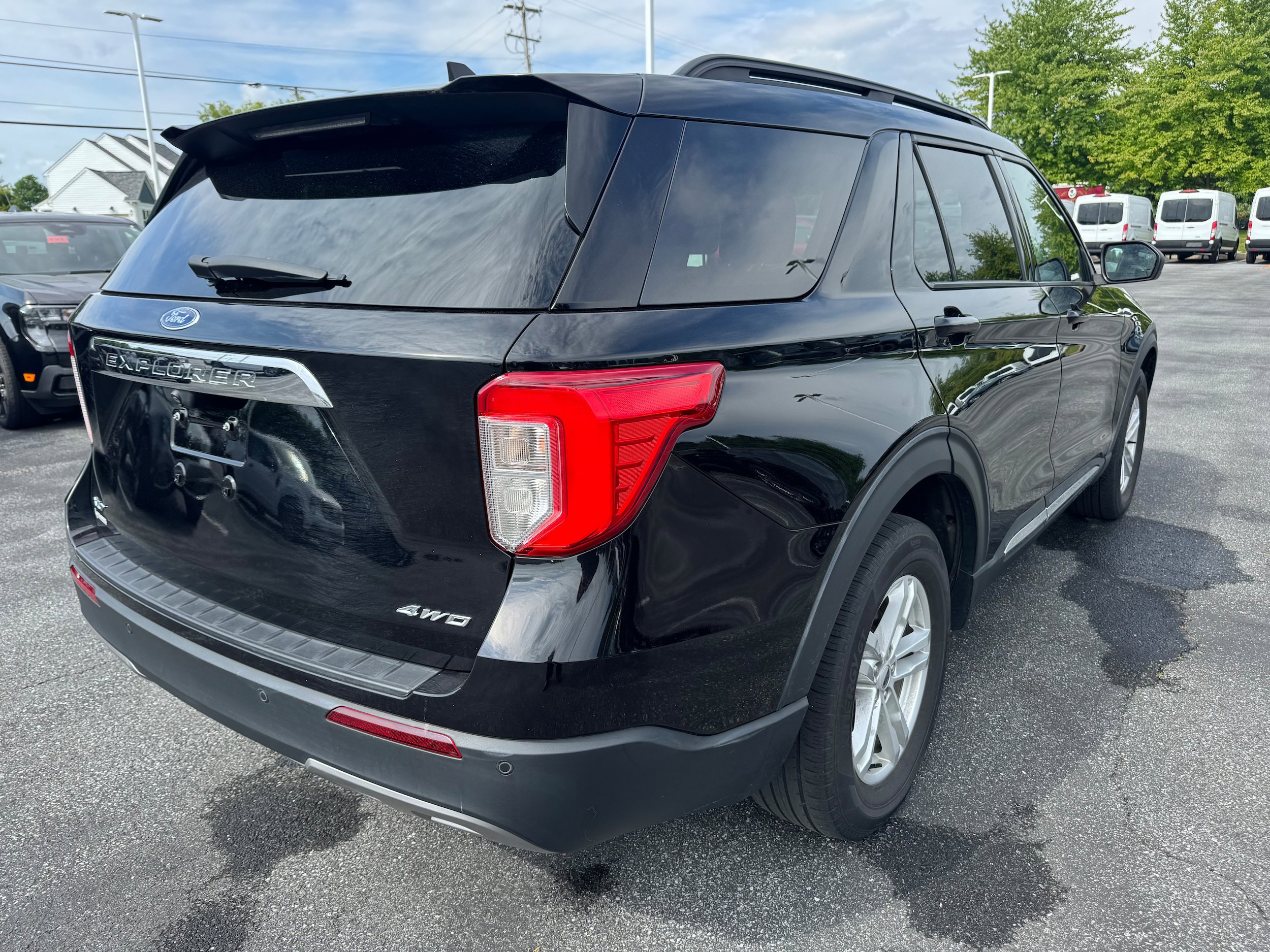 Certified 2022 Ford Explorer XLT w/ Equipment Group 202A AWD/4WD image 5