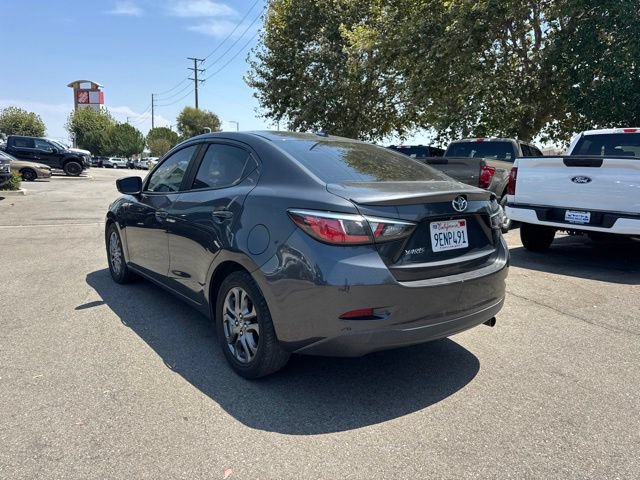 Used 2019 Toyota Yaris LE FWD image 3