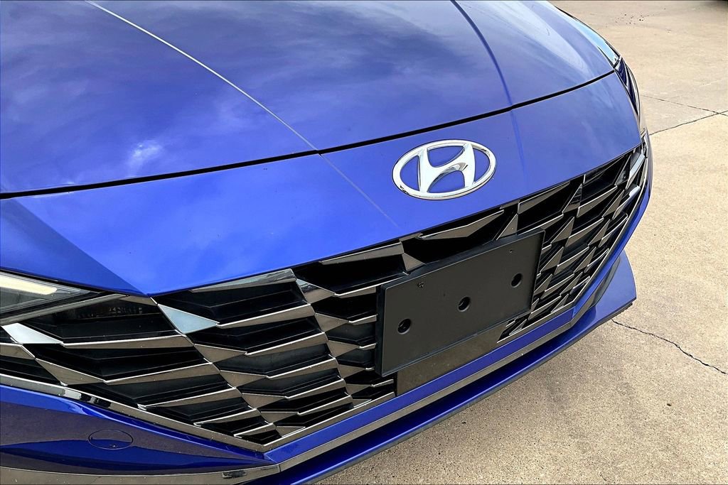 Used 2023 Hyundai Elantra Limited w/ Cargo Package FWD image 36
