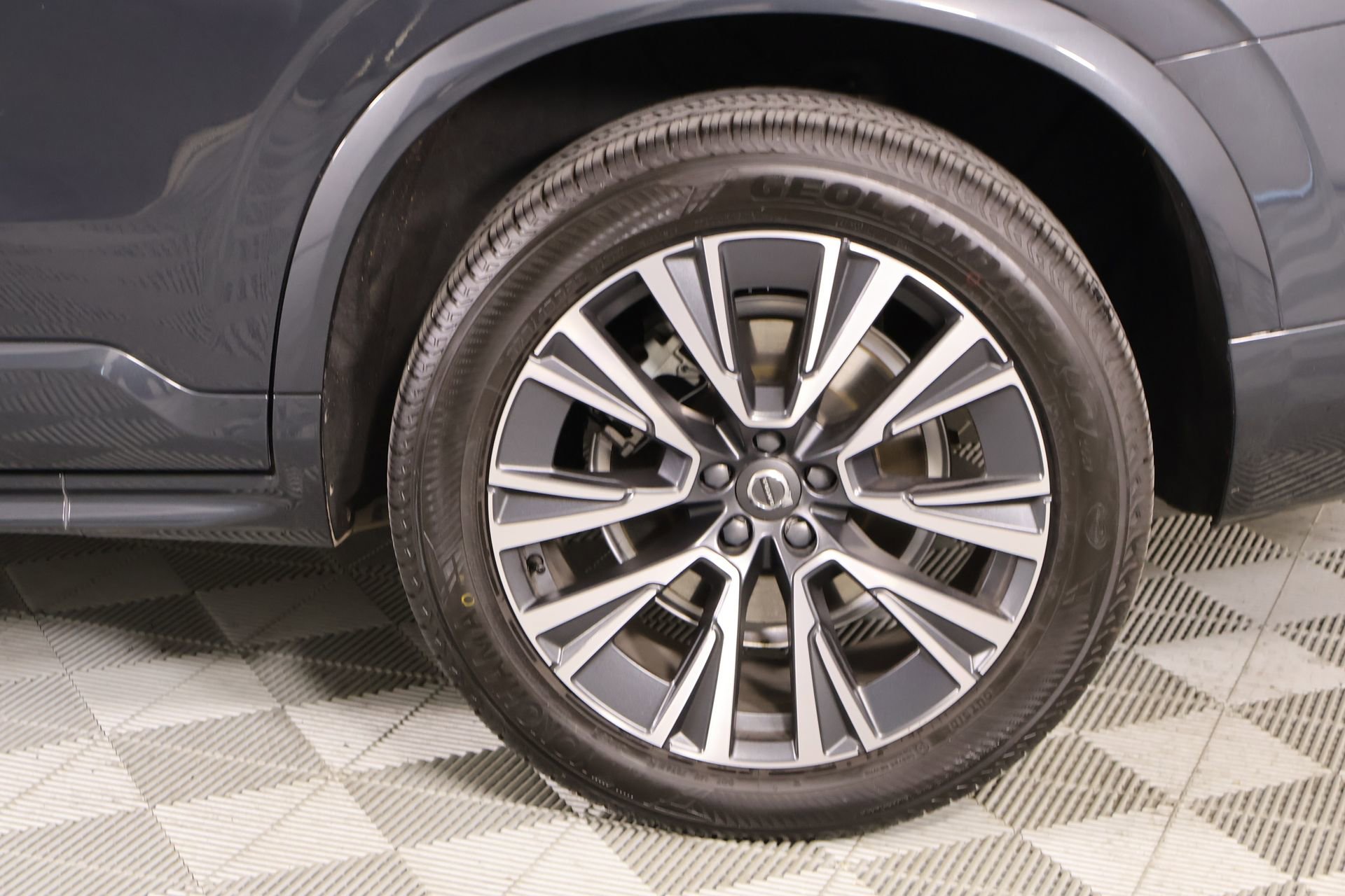 Used 2021 Volvo XC90 T5 Momentum w/ Advanced Package image 21