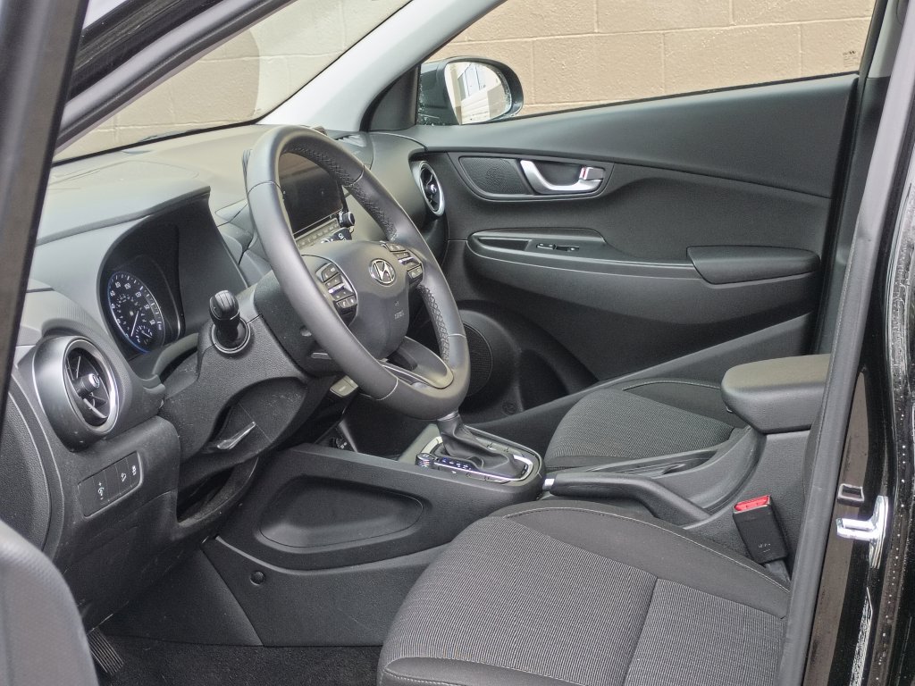 Used 2023 Hyundai Kona SEL w/ Convenience Package AWD/4WD image 16