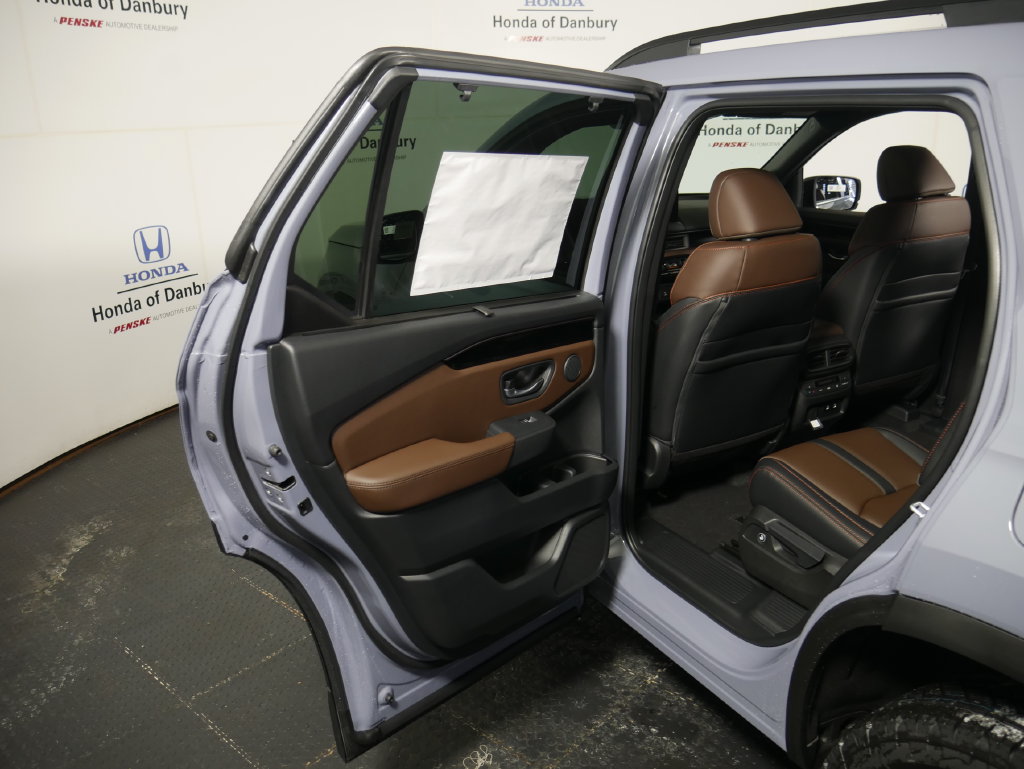 New 2026 Honda Pilot TrailSport image 9