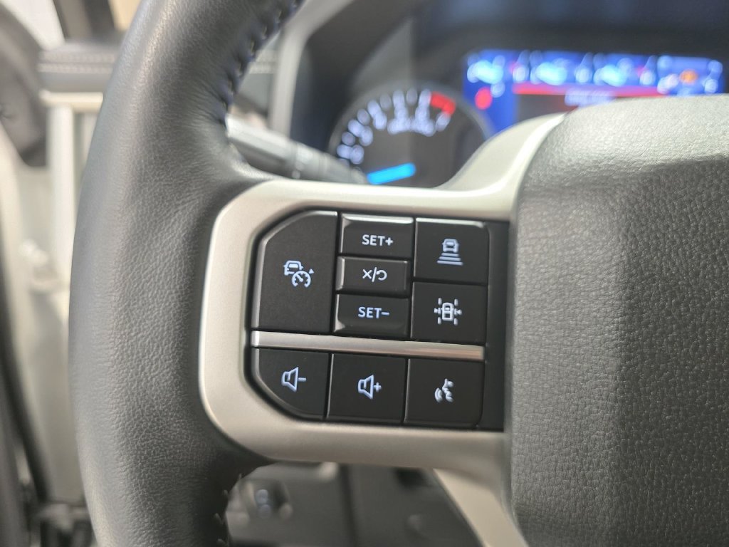 Used 2024 Ford Expedition XLT AWD/4WD image 14