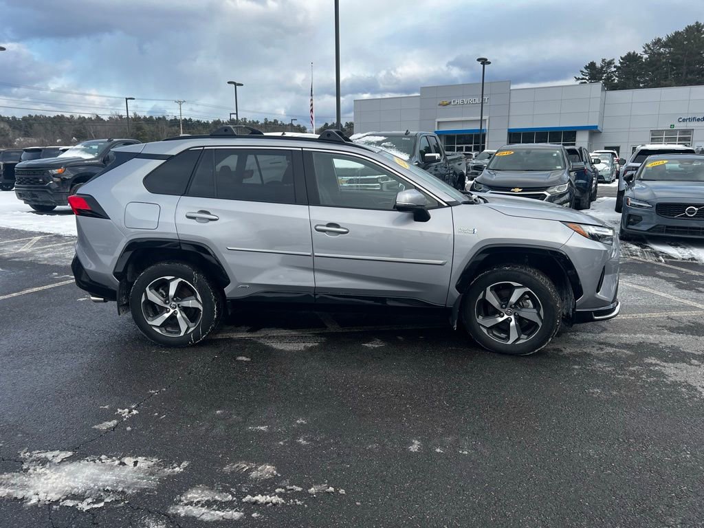 Used 2024 Toyota RAV4 SE image 6