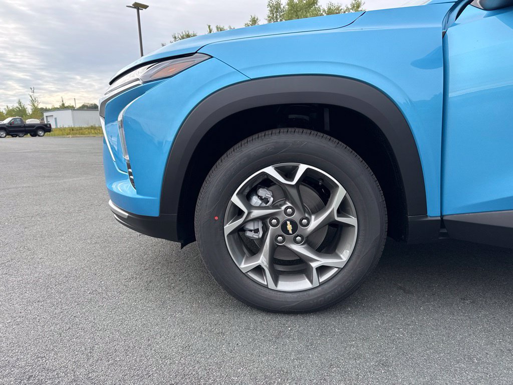 New 2026 Chevrolet Trax LT w/ Driver Confidence Package FWD image 39