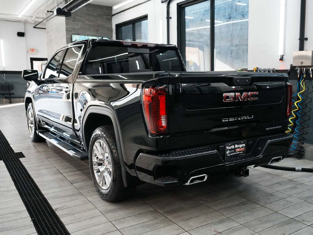 Used 2024 GMC Sierra 1500 Denali w/ Technology Package AWD/4WD image 6