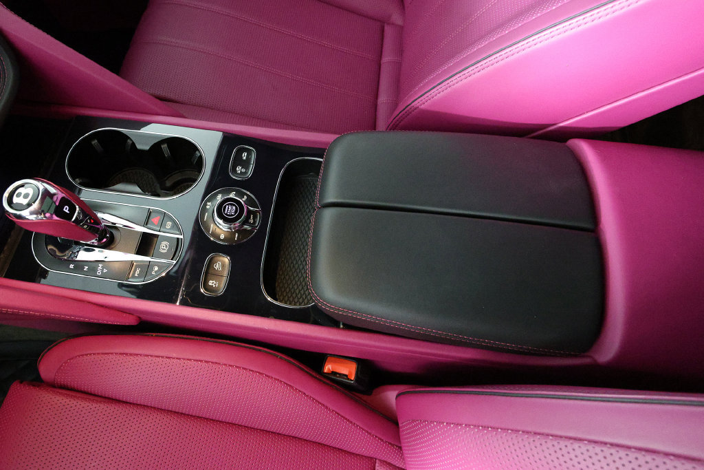 Used 2023 Bentley Bentayga Extended Wheelbase AWD/4WD image 41