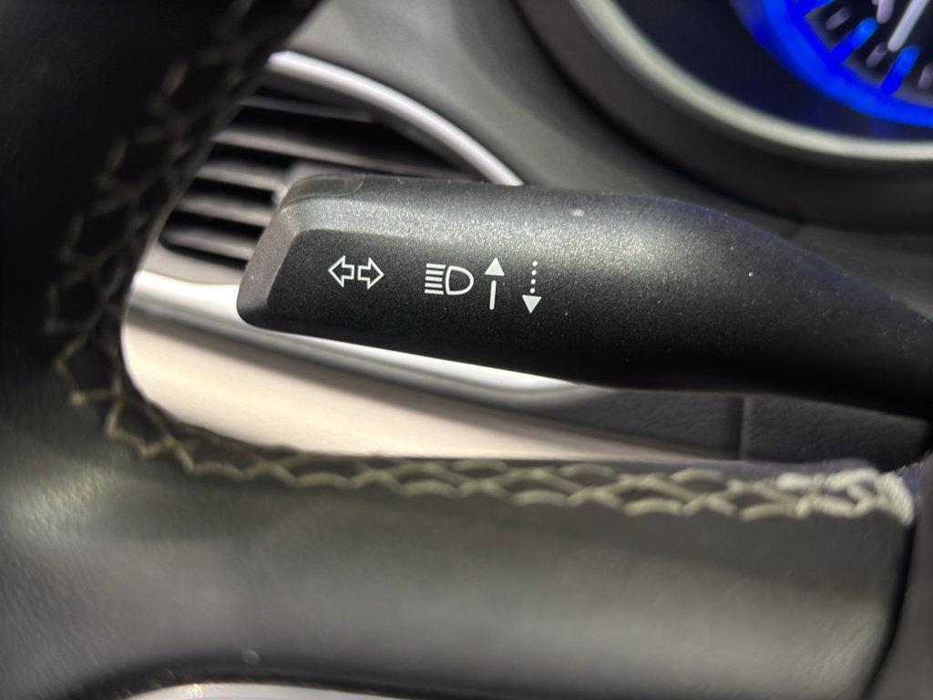 Used 2023 Chrysler Pacifica Touring-L FWD image 26