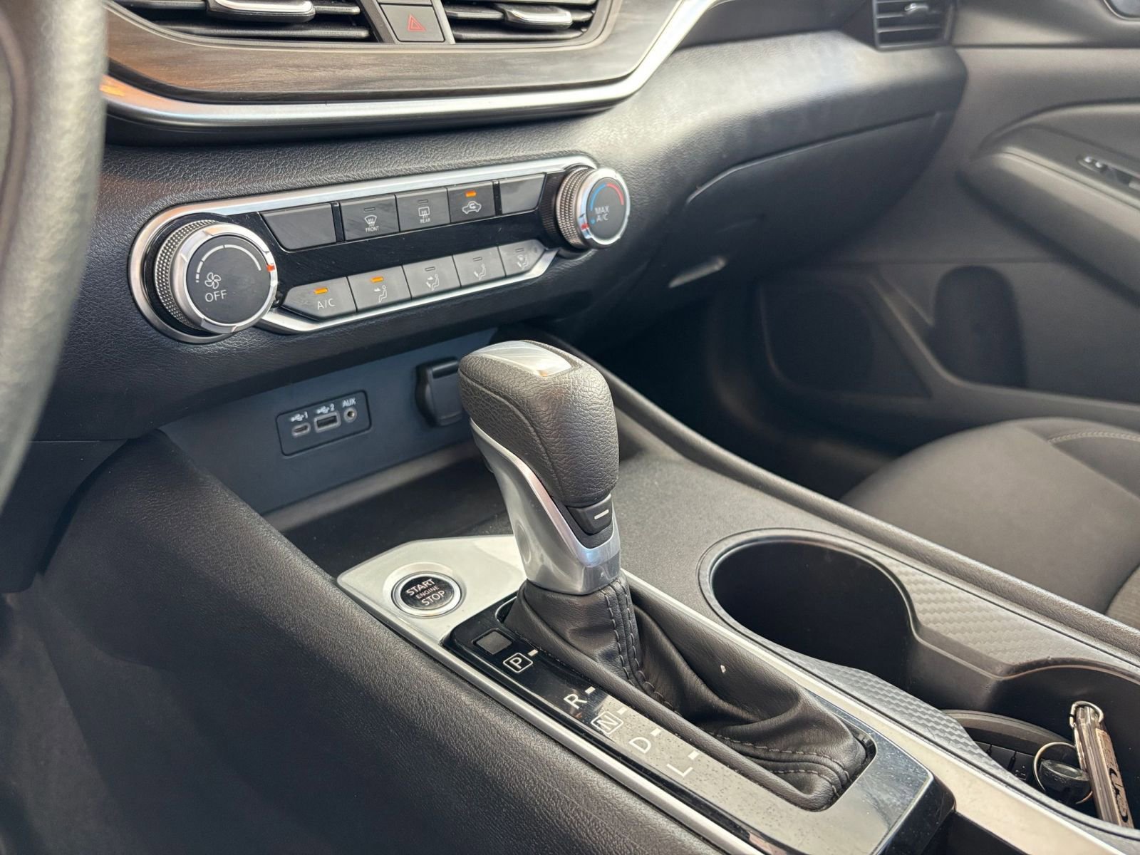 Used 2025 Nissan Altima 2.5 SV image 41