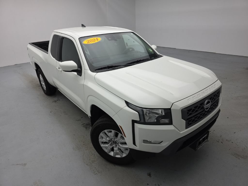 Used 2024 Nissan Frontier SV w/ SV Convenience Package AWD/4WD image 2