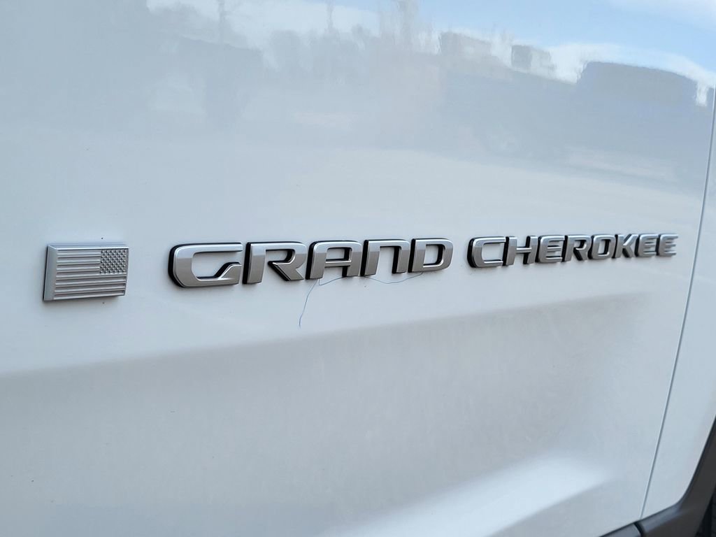 New 2026 Jeep Grand Cherokee L Laredo image 11