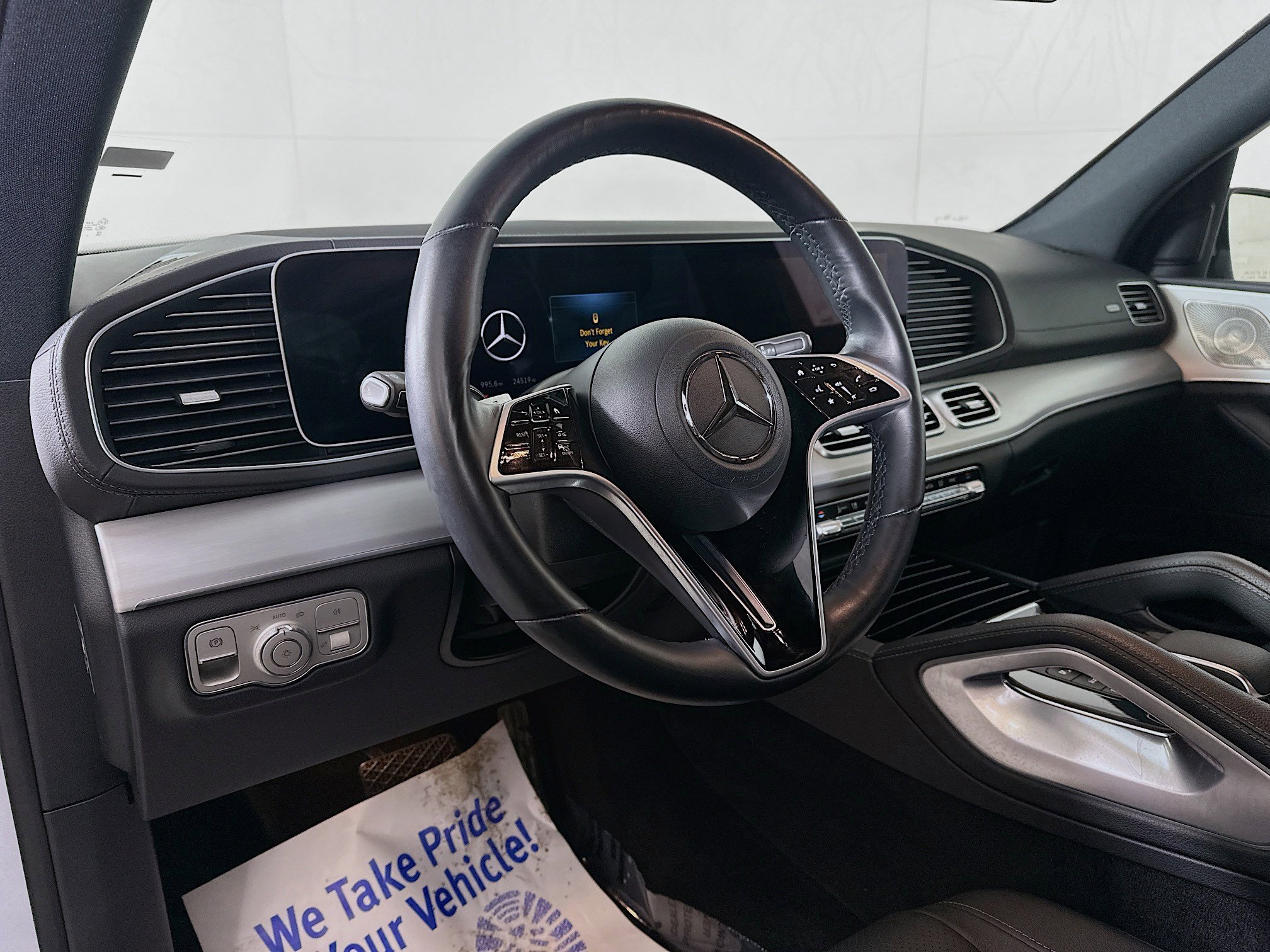 Certified 2025 Mercedes-Benz GLS 450 4MATIC image 9