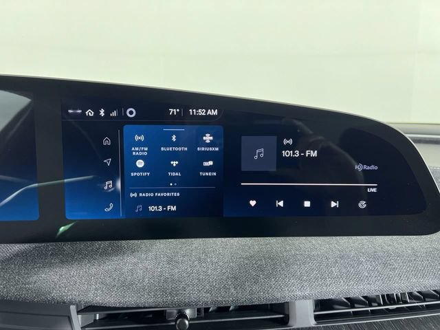 Used 2024 Lucid Air Touring AWD/4WD image 13