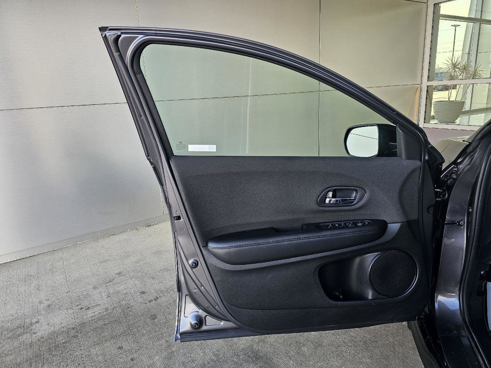 Used 2019 Honda HR-V Sport image 18