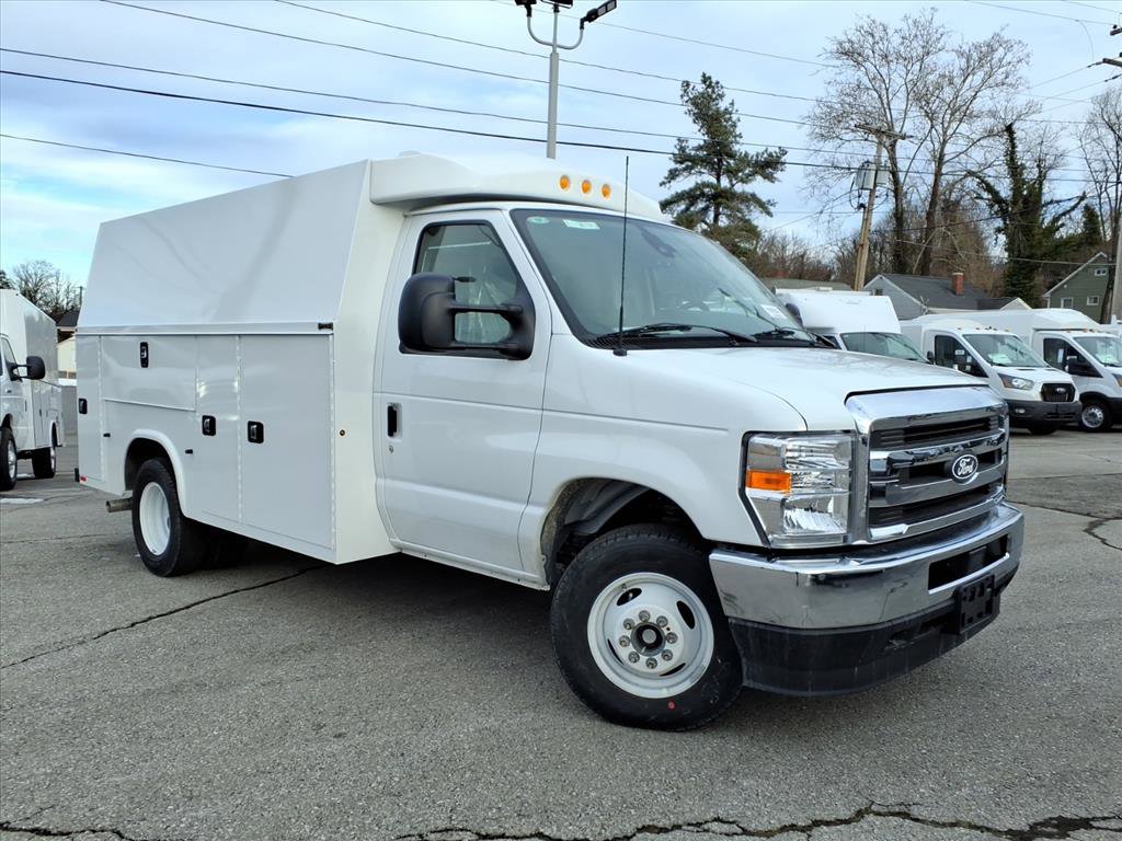 New 2026 Ford E-350 and Econoline 350 Super Duty w/ Power Equipment Group image 3