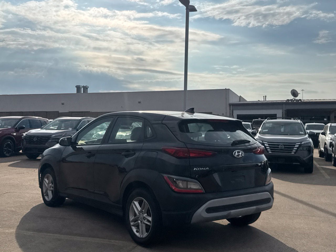 Used 2022 Hyundai Kona SE FWD image 17
