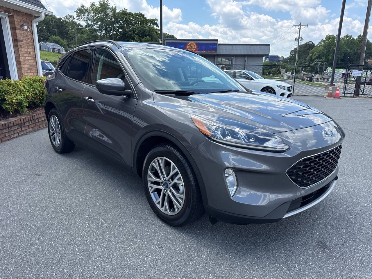 Used 2022 Ford Escape SEL w/ Technology Package FWD image 8