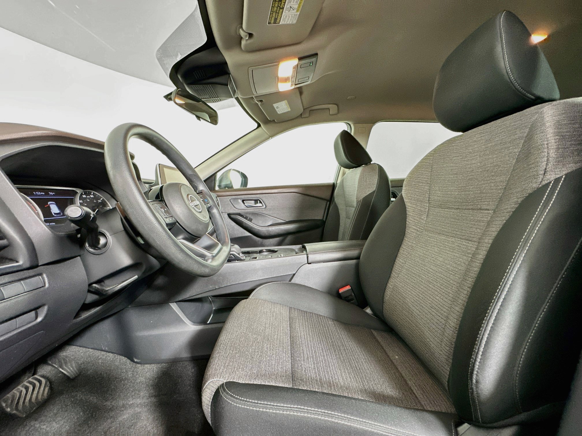 Used 2023 Nissan Rogue SV FWD image 13
