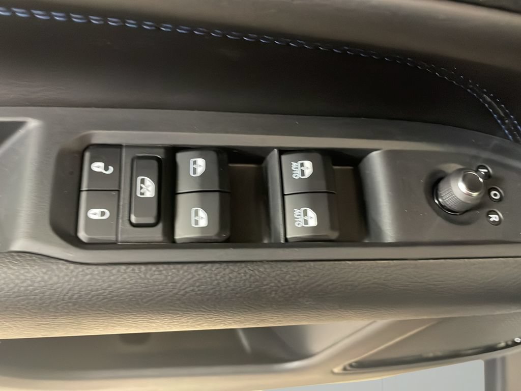 New 2026 Jeep Compass Latitude AWD/4WD image 10