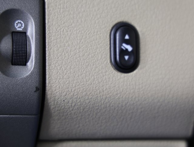 Used 2008 Lincoln Mark LT 2WD image 24