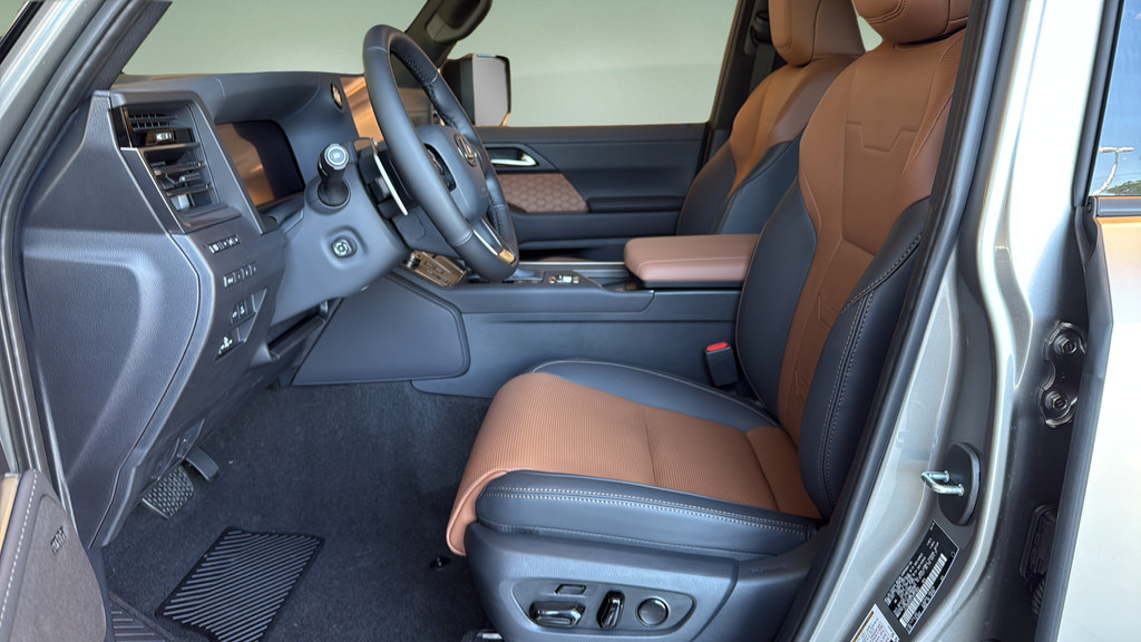 New 2026 Lexus GX 550 AWD/4WD image 10