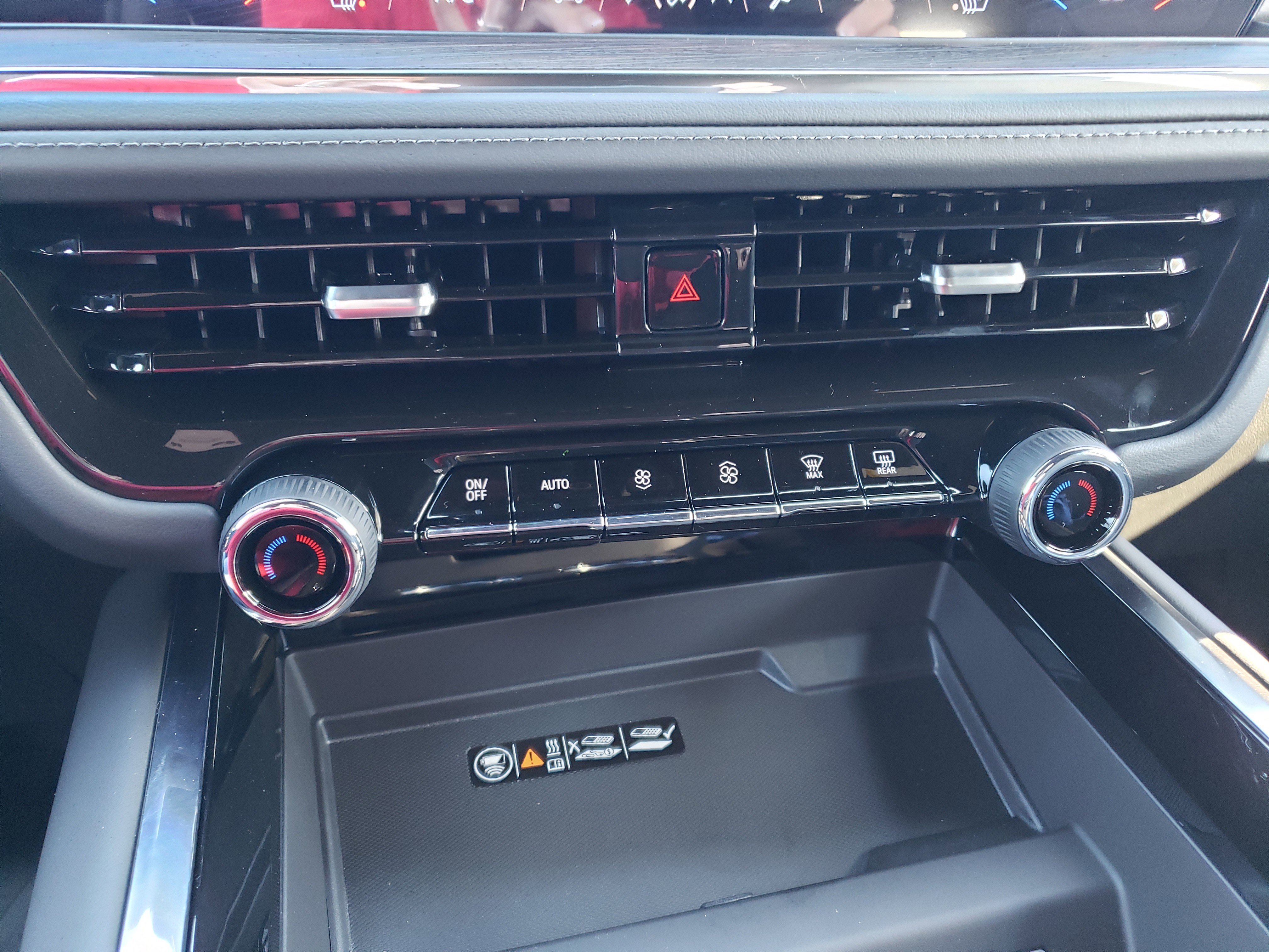 New 2026 Chevrolet Suburban LT w/ Comfort Package image 26