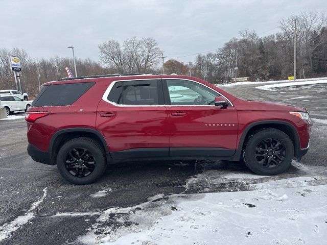 Used 2019 Chevrolet Traverse LT image 2