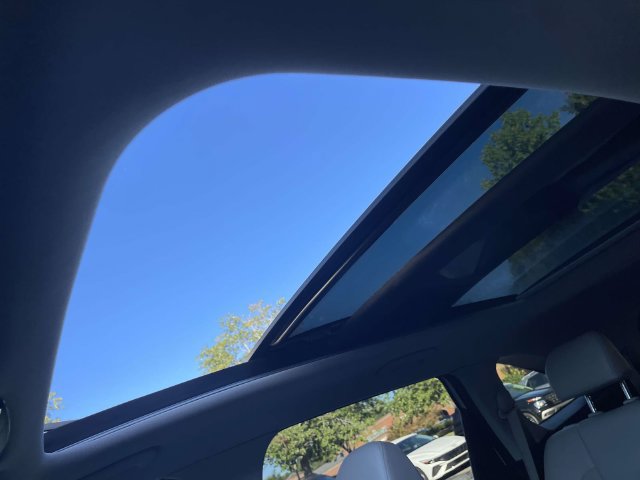 Used 2025 Kia Sorento S w/ Panoramic Sunroof Package FWD image 16