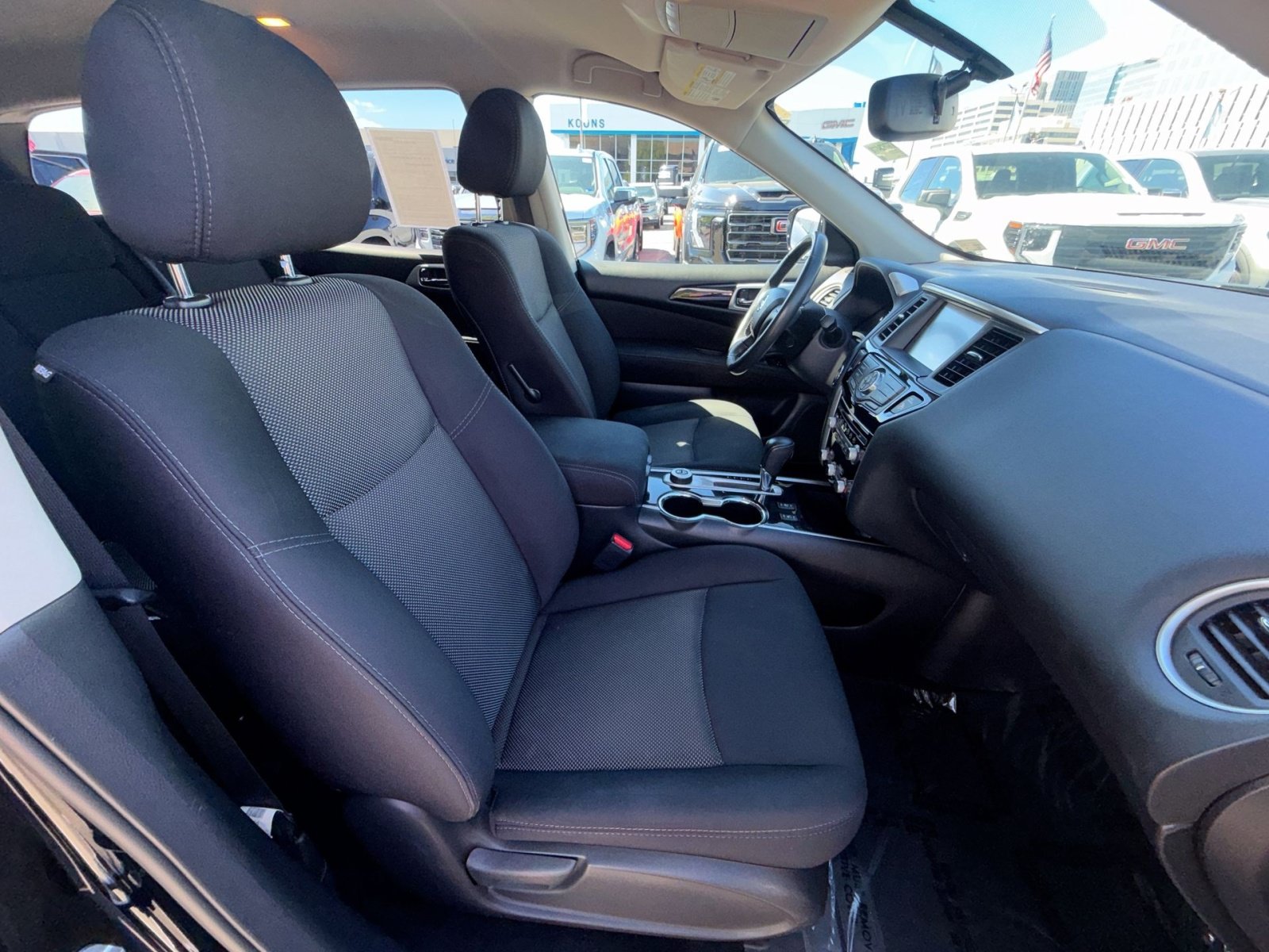 Used 2017 Nissan Pathfinder SV w/ SV Cold Weather Package AWD/4WD image 26