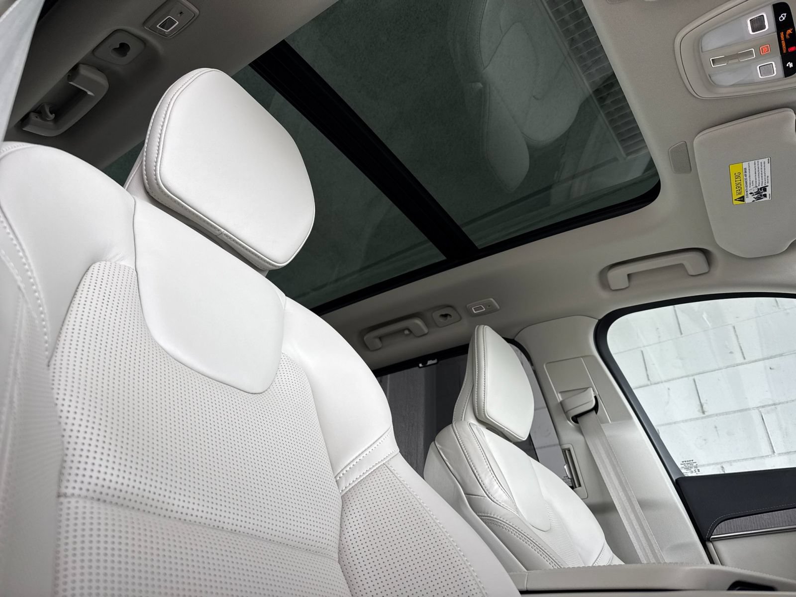 Certified 2023 Volvo XC90 T8 Ultimate AWD/4WD image 22