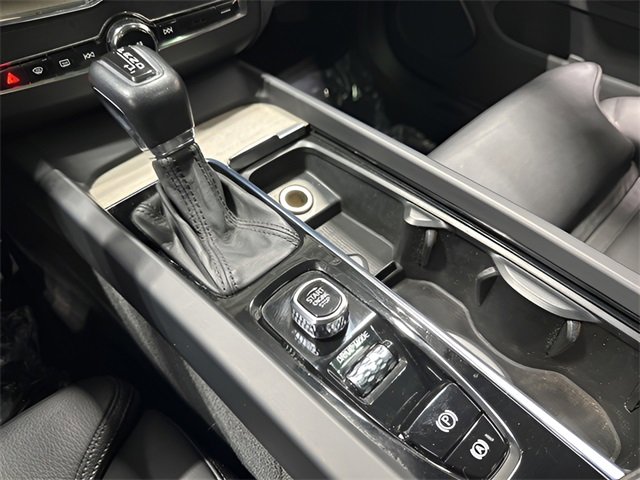 Used 2018 Volvo XC60 T6 Inscription w/ Convenience Package image 28