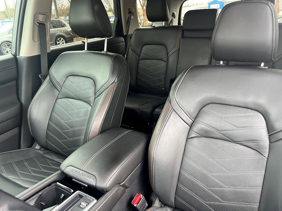 Certified 2024 Nissan Pathfinder Platinum w/ Black Appearance Package image 13