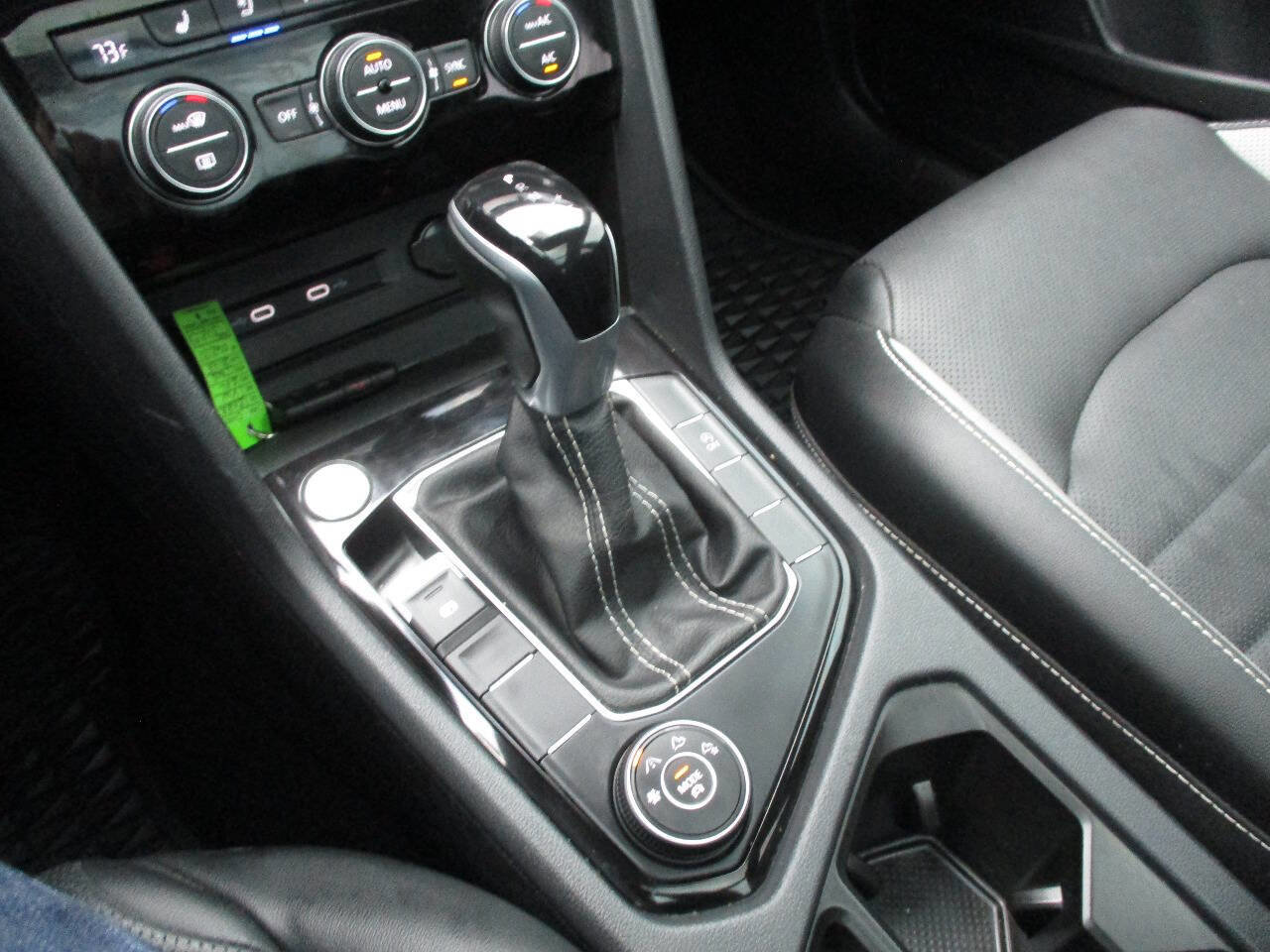 Used 2022 Volkswagen Taos SEL image 31