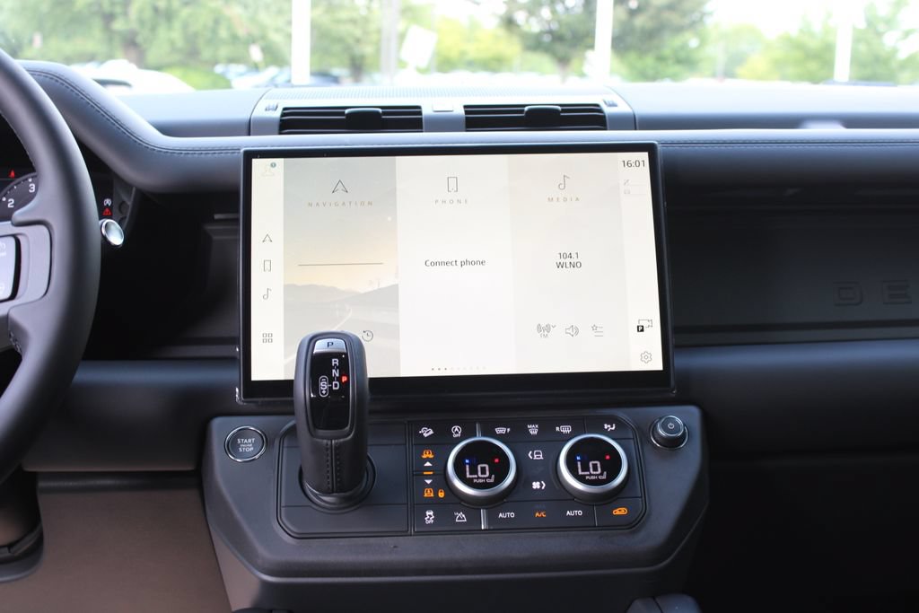 New 2026 Land Rover Defender 110 S AWD/4WD image 9
