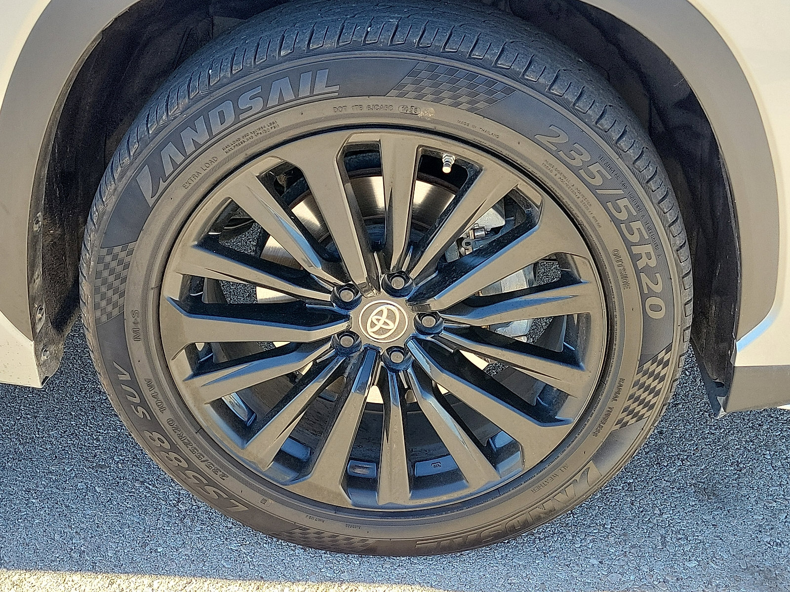 Used 2023 Toyota Highlander XSE image 7