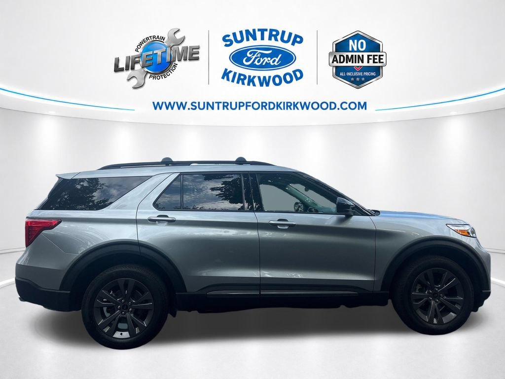 Used 2024 Ford Explorer XLT w/ Equipment Group 202A AWD/4WD image 8