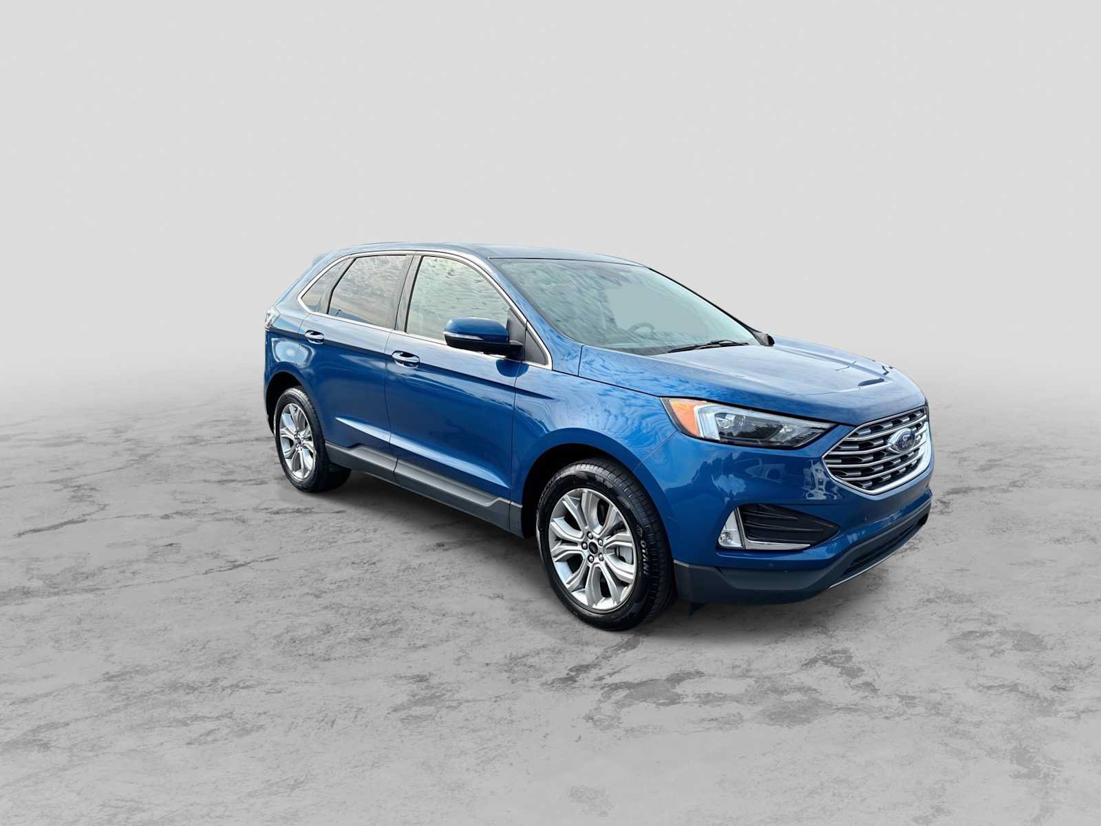 Used 2024 Ford Edge Titanium AWD/4WD image 2