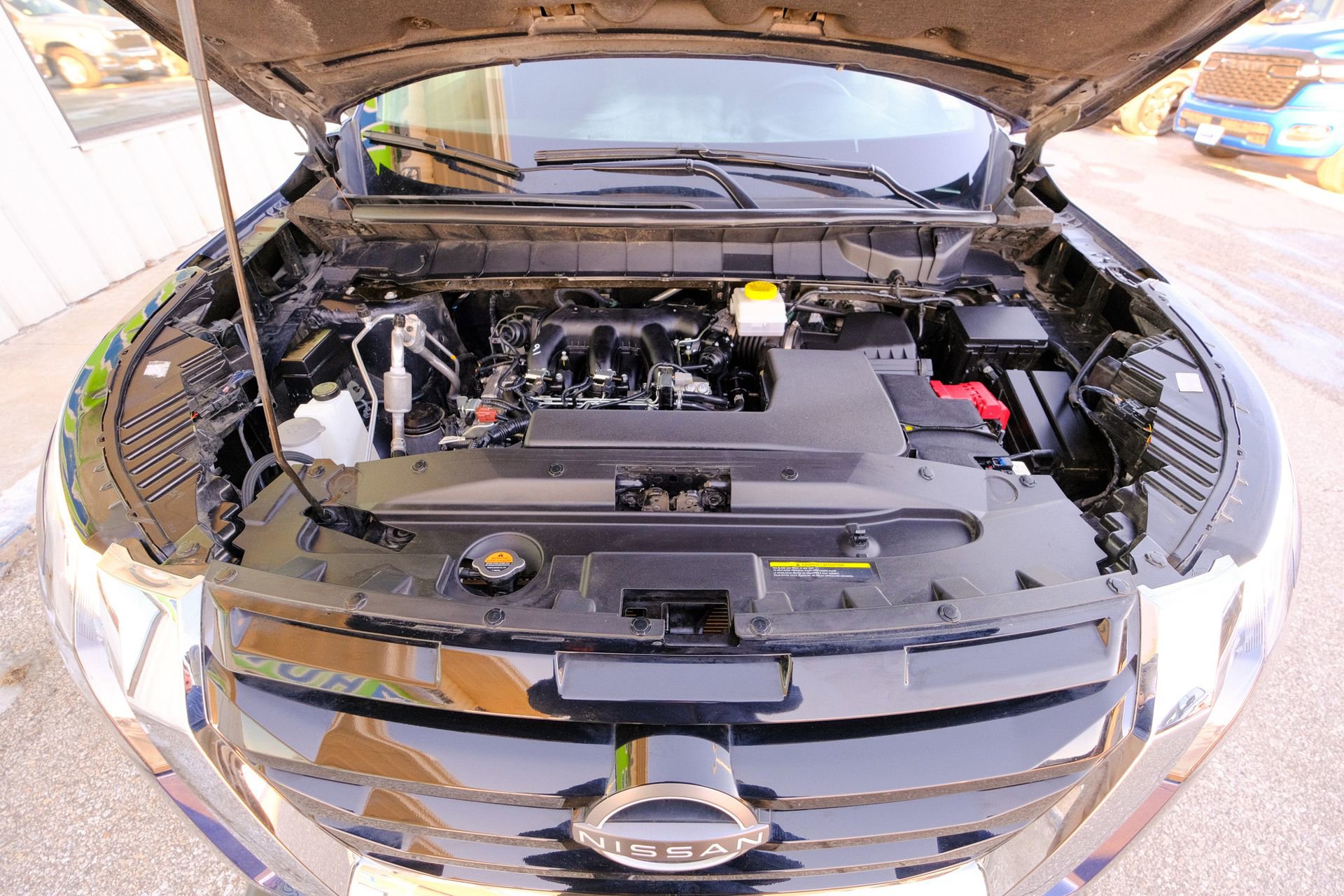 Used 2025 Nissan Pathfinder SV image 41