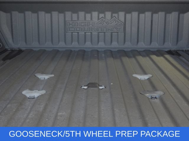 Used 2024 Chevrolet Silverado 2500 High Country w/ High Country Premium Package AWD/4WD image 5