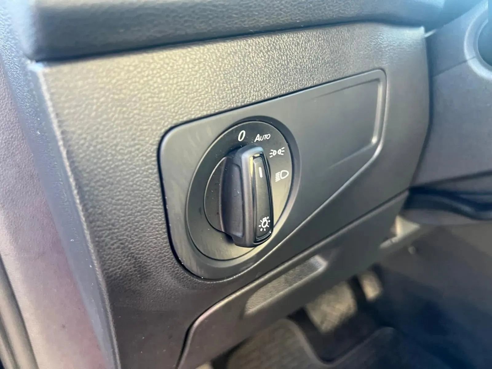 Used 2022 Volkswagen Tiguan S image 26