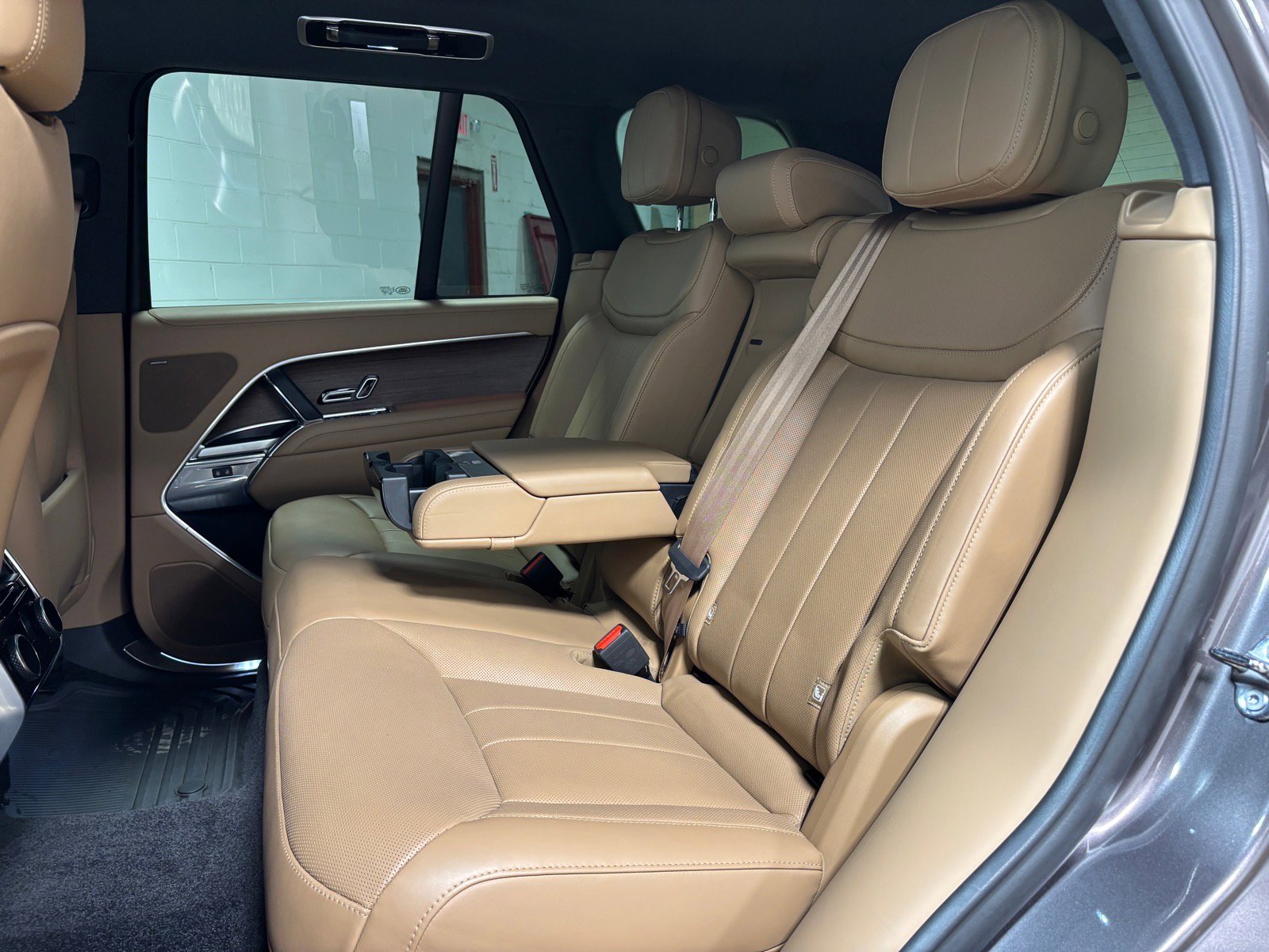 Used 2025 Land Rover Range Rover SE AWD/4WD image 26