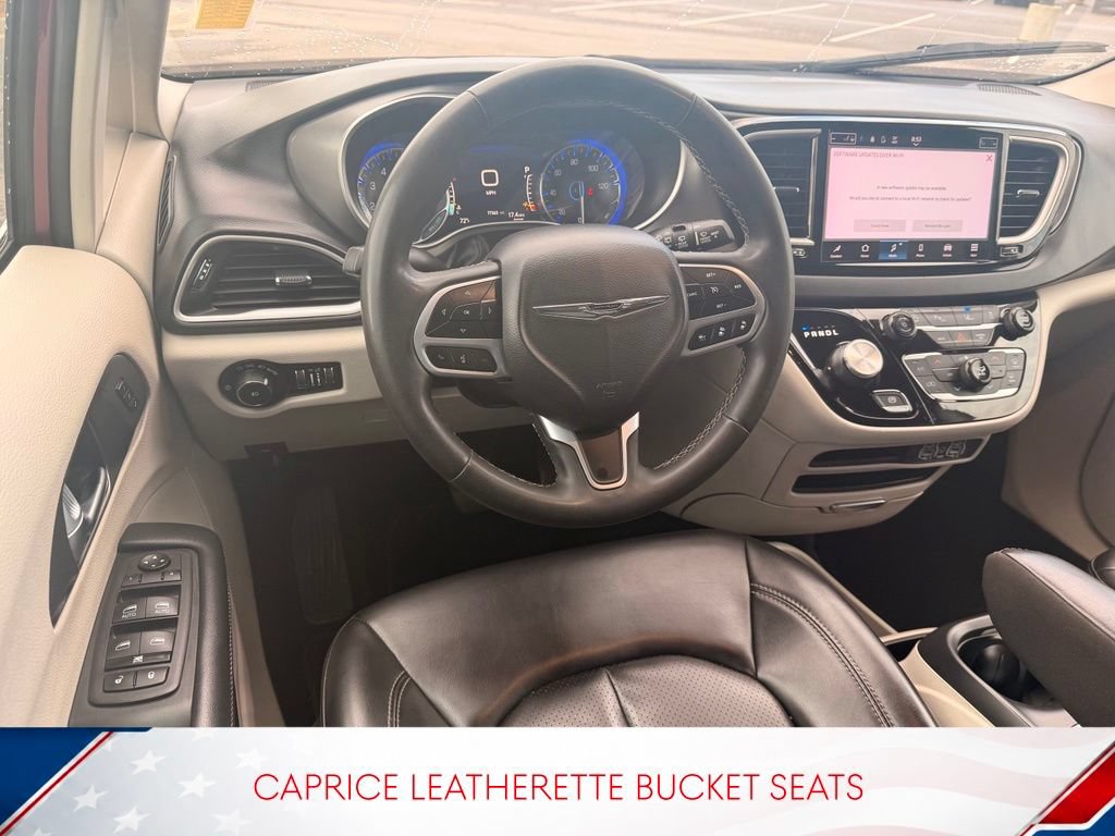 Used 2023 Chrysler Pacifica Touring-L FWD image 11