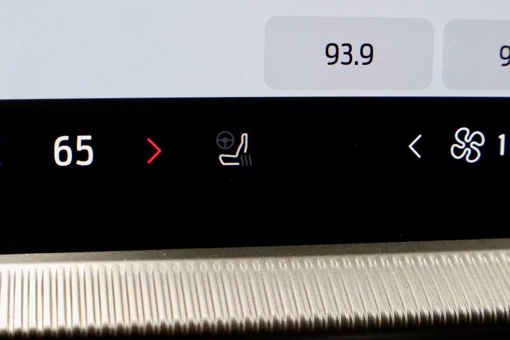 Certified 2025 Ford Explorer ST image 4