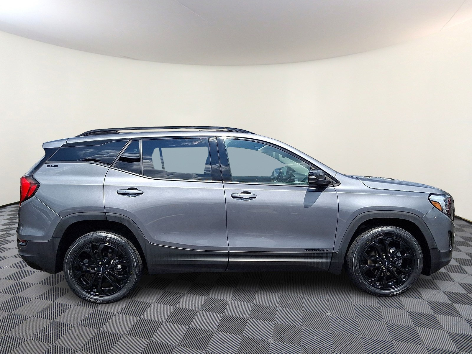 Used 2021 GMC Terrain SLE w/ Driver Convenience Package AWD/4WD image 8