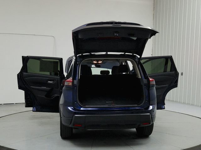 Used 2025 Nissan Rogue SV FWD image 14