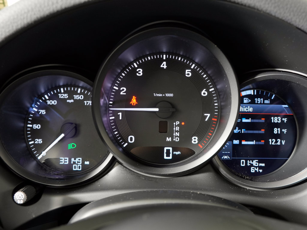 Certified 2023 Porsche Macan Turbo AWD/4WD image 22